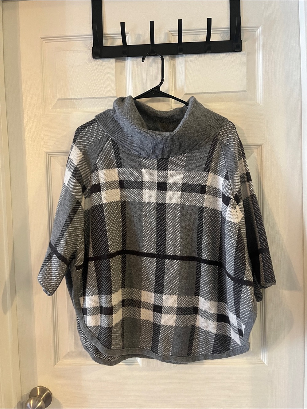 LOFT Plaid Funnel Neck Women's Sweater - Gray & White